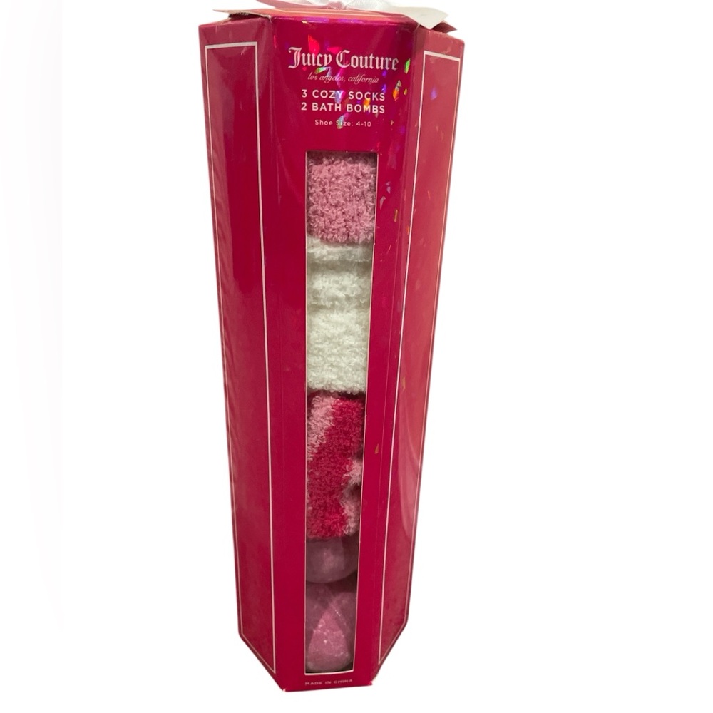 NWT Juicy Couture set of 3 socks & 2 bath bombs